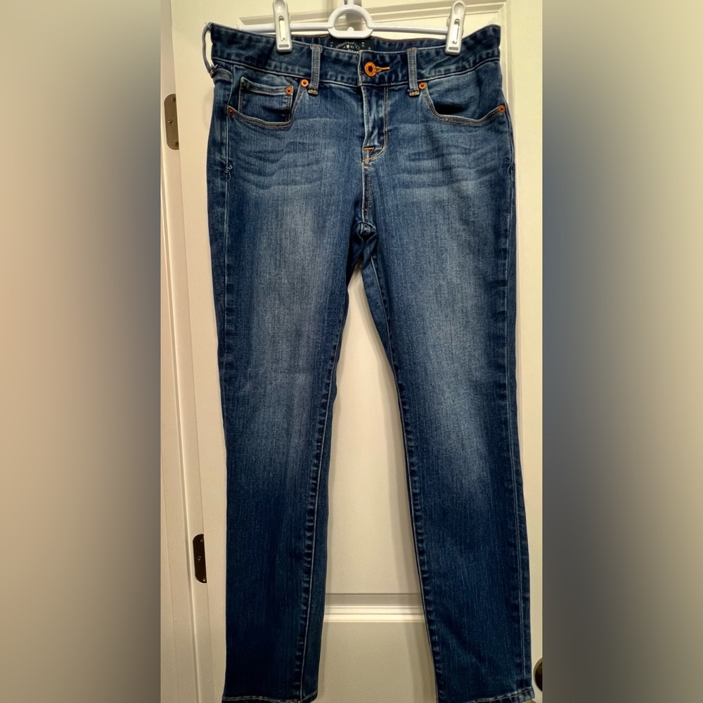 Lucky Brand Women's Classic Blue Straight Leg Jeans Size 8